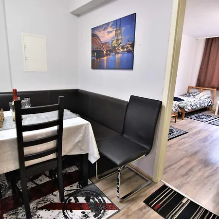 Gorgeous In Muelheim Am Wiener Platz Appartamento Colonia